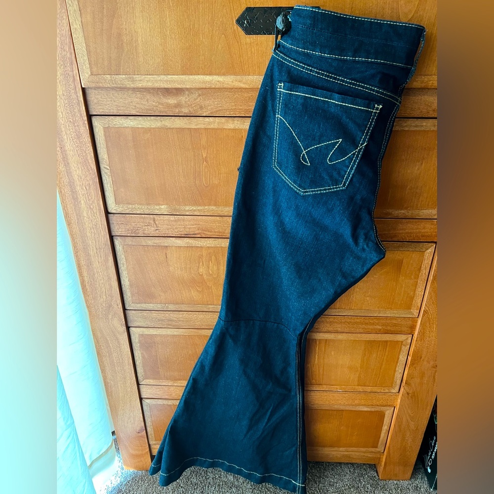 Cruel Girl - WOMEN'S SLIM FIT HANNAH FAR-OUT FLARE JEANS - Size 32 Long
